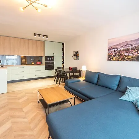 Apartman Palanok S Vyhladom V Centre Nitry