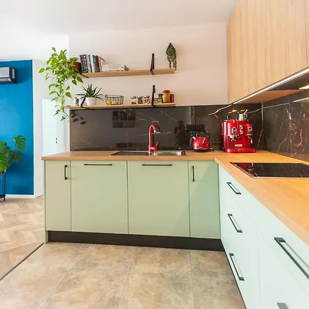 Апартаменты Apartman Palanok S Vyhladom V Centre Nitry