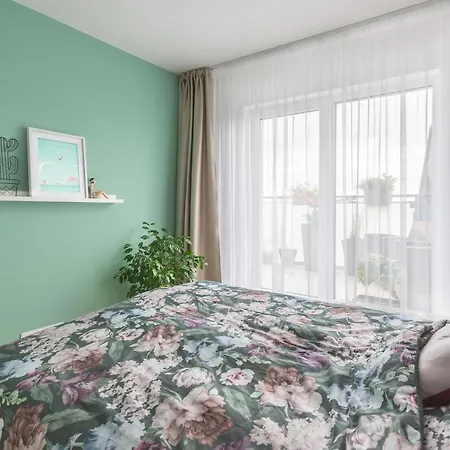 Apartman Palanok S Vyhladom V Centre Nitry * Нитра